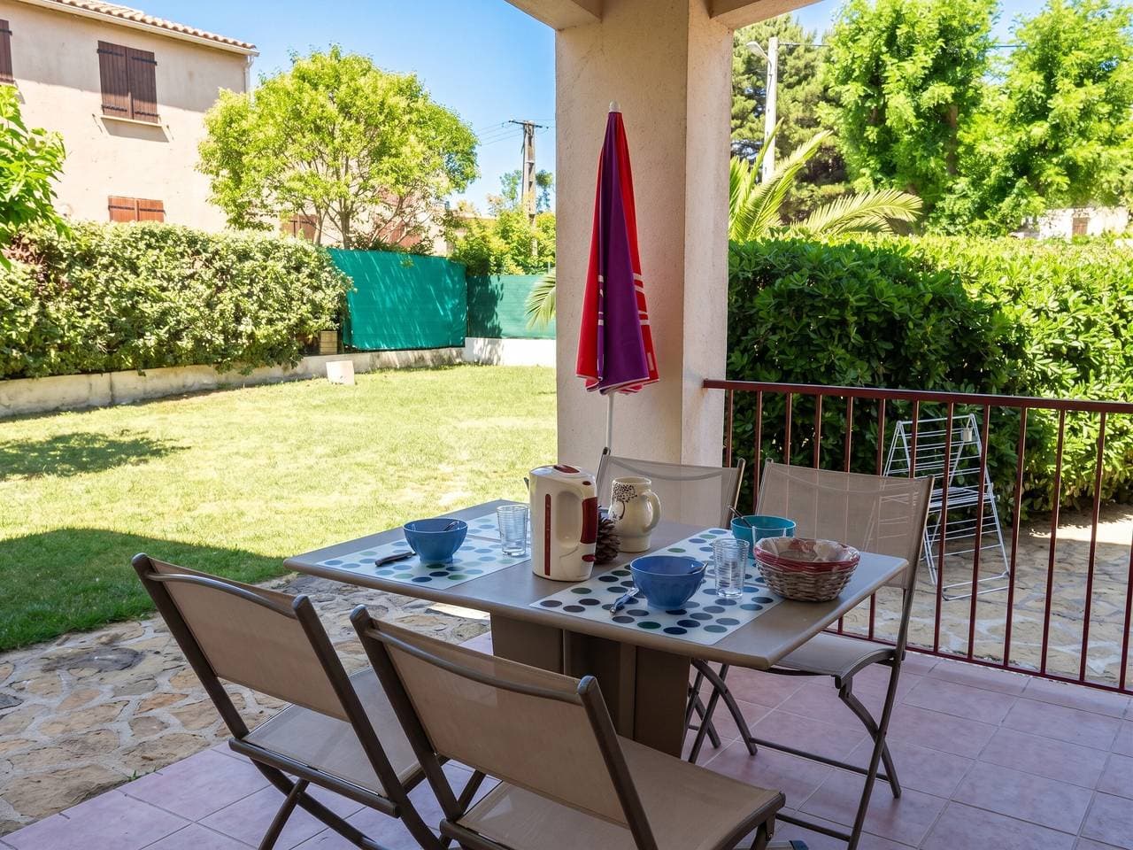 Charmante Wohnung in Saint-Cyr-sur-Mer mit privatem Garten 1