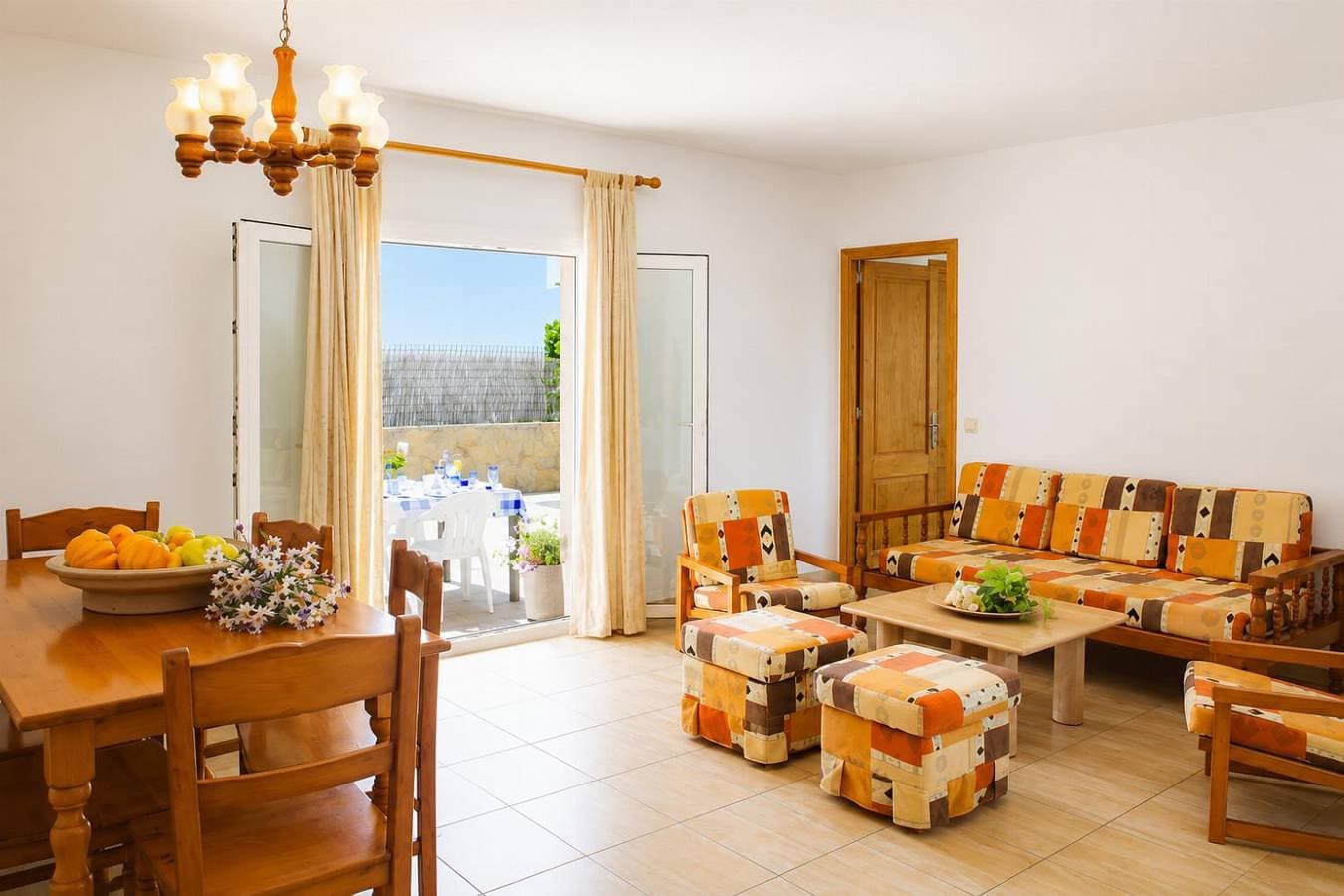 Foto 5 von 19: Villa für 8 Personen mit Garten