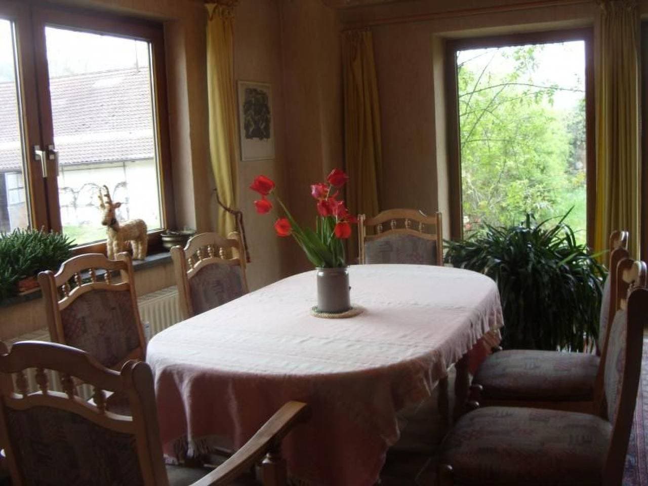 Foto 12 von 13: Mit Terrasse und Parkplatz