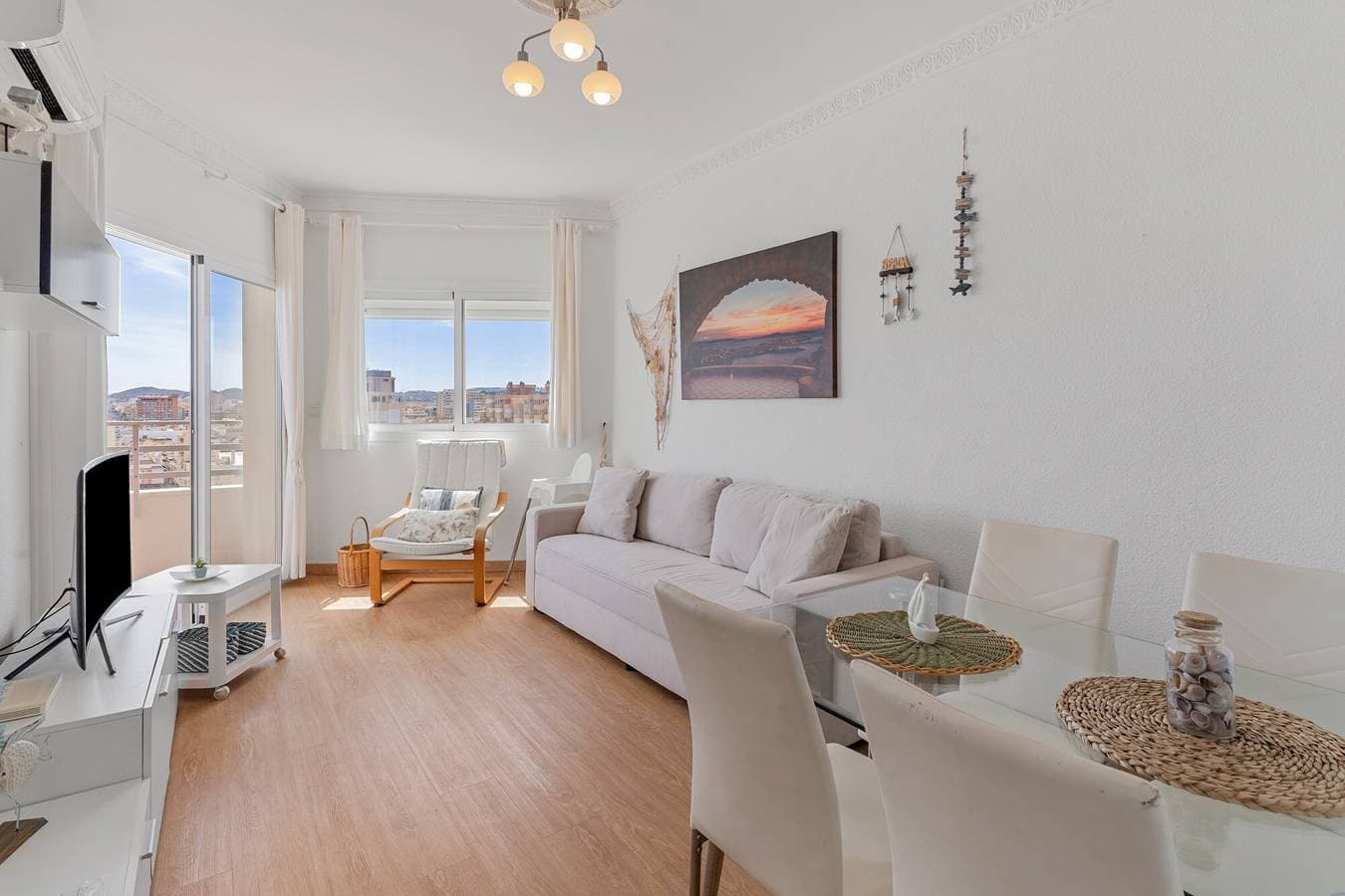 Foto 4 von 20: Ferienwohnung "Fuengirola" mit Blick auf das Meer und die Berge, Gemeinschaftspool & WLAN