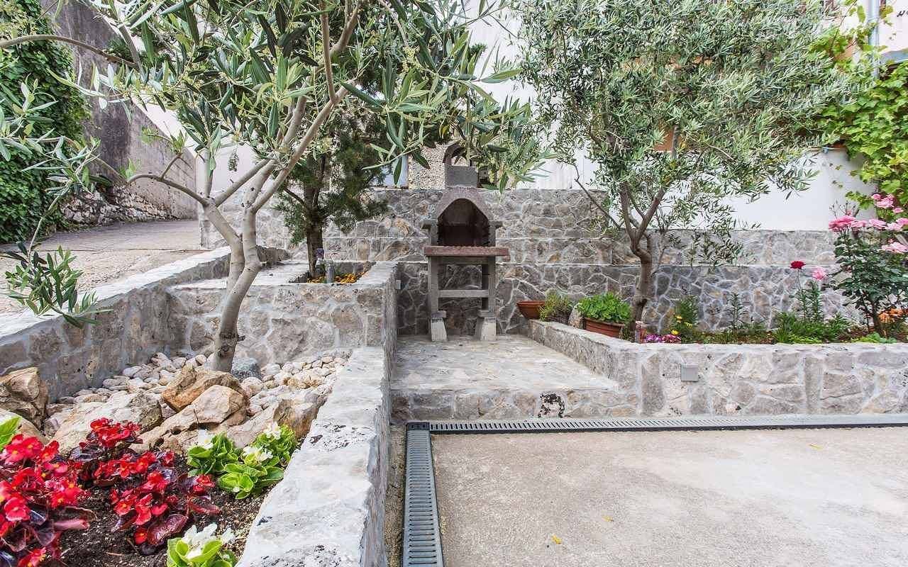 Foto 7 von 31: Ferienwohnung mit Klimananlage und Terrasse