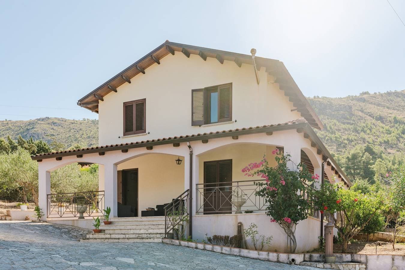 Foto 3 von 28: Villa 'Baronehome' mit Bergblick, privatem Garten und Klimaanlage