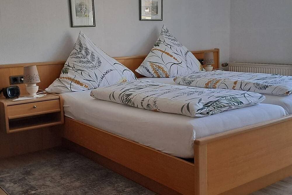 Foto 13 von 30: Doppelzimmer Du/Wc - Wein- und Gästehaus Lentes