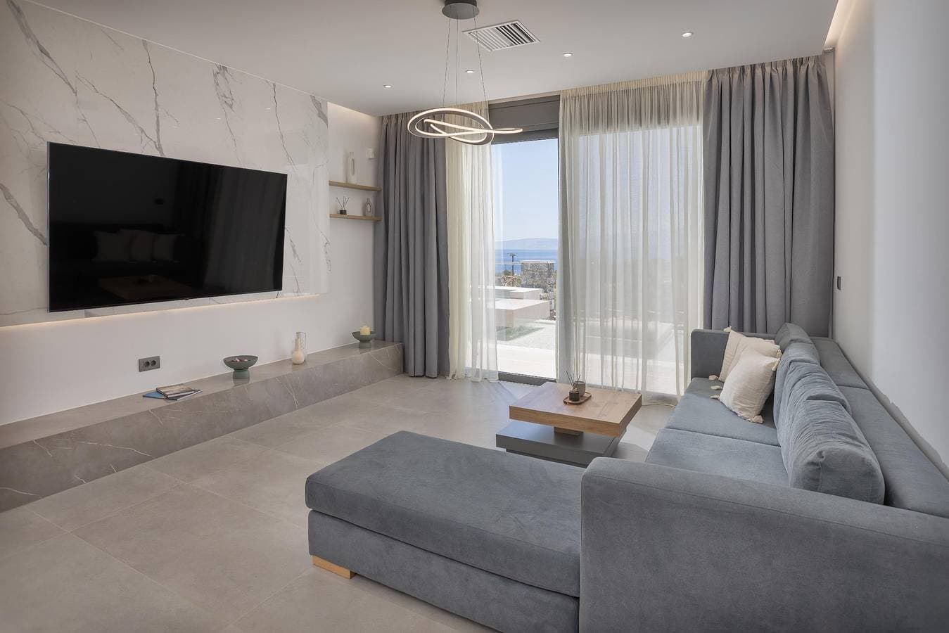Foto 4 von 82: Villa für 6 Personen mit Balkon/Terrasse