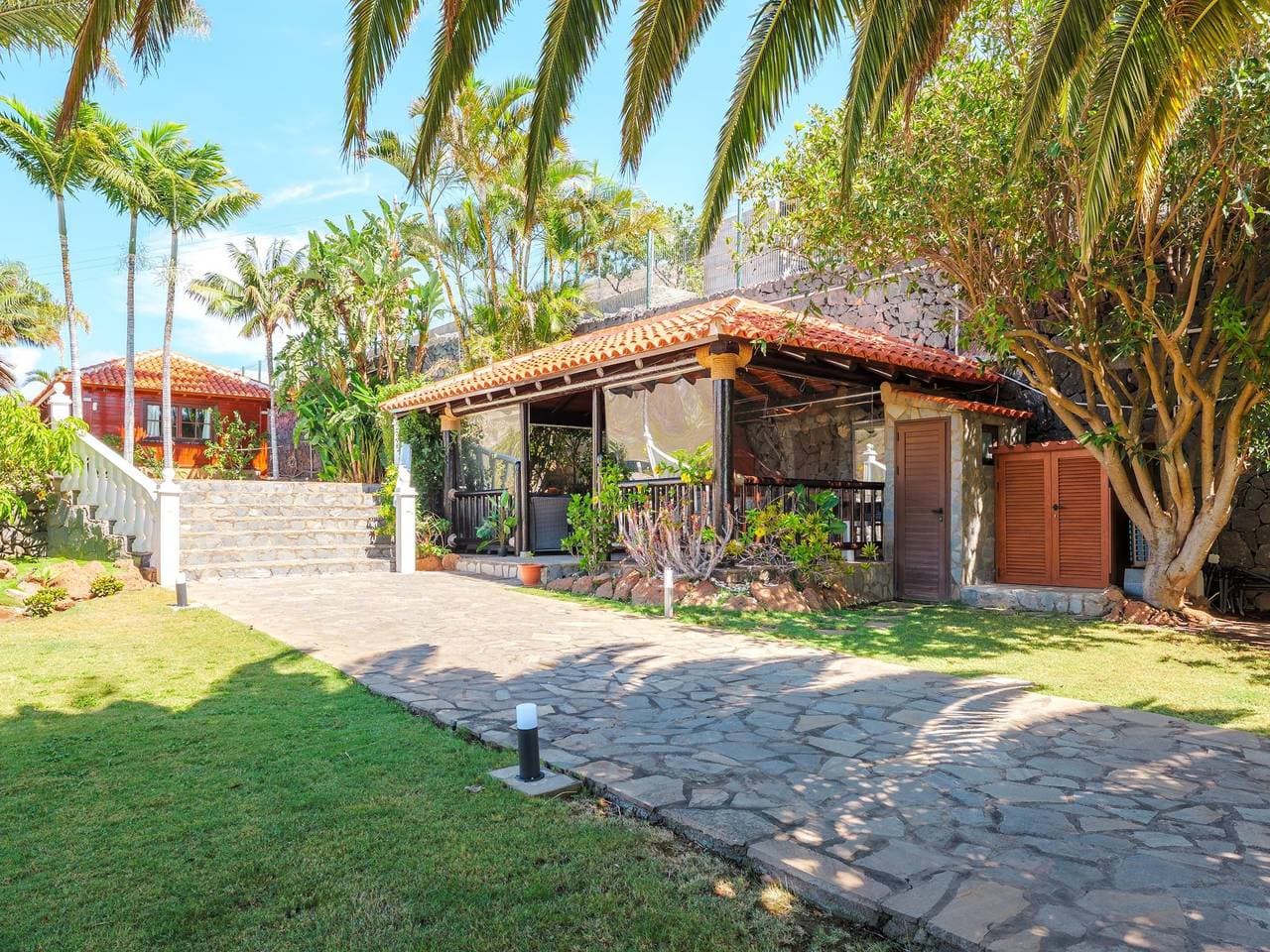 Foto 3 von 37: Ferienhaus für 4 Personen mit Pool