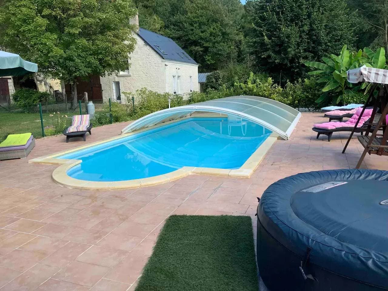 Naturparadies nahe ZooParc de Beauval – Komfortables Ferienhaus mit Pool, Terrasse & Freizeithalle 1