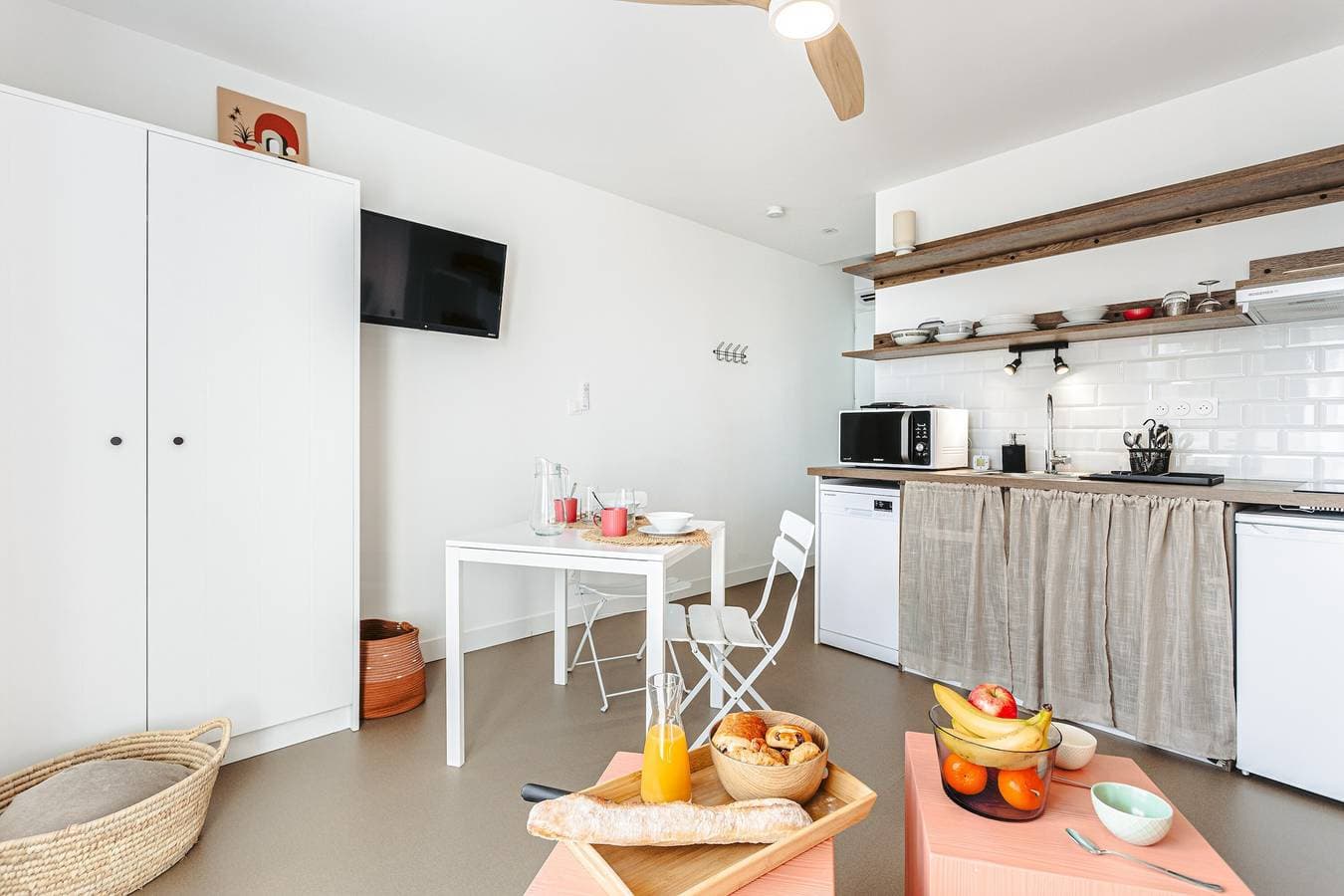 Foto 7 von 19: Studio Les Pins mit Meerblick, privater Terrasse und WLAN