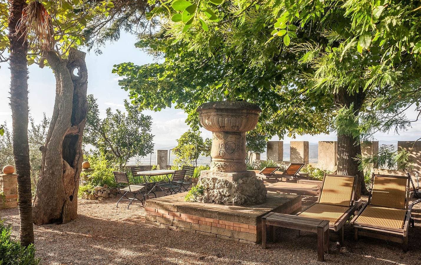 Foto 8 von 40: Ferienwohnung 'Il Castello Gavorrano' mit Meerblick, Gemeinschaftsgarten und WLAN