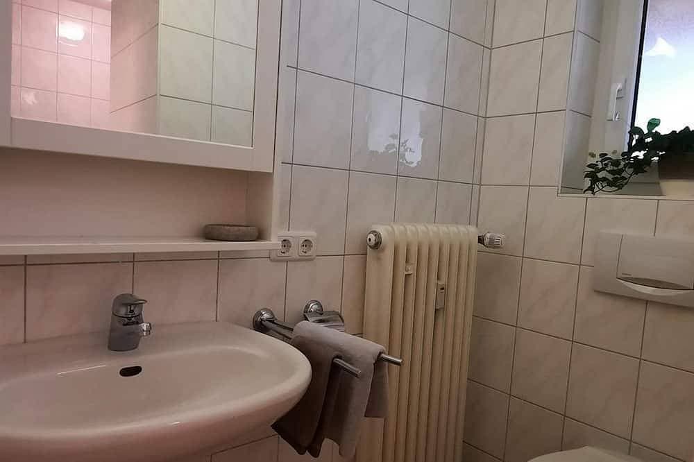 Foto 6 von 19: \"Baierkar\"-Fewo/Wohn-Schlafr./ Dusche u. Bad, Wc - Isartaler Hoamat, Haus
