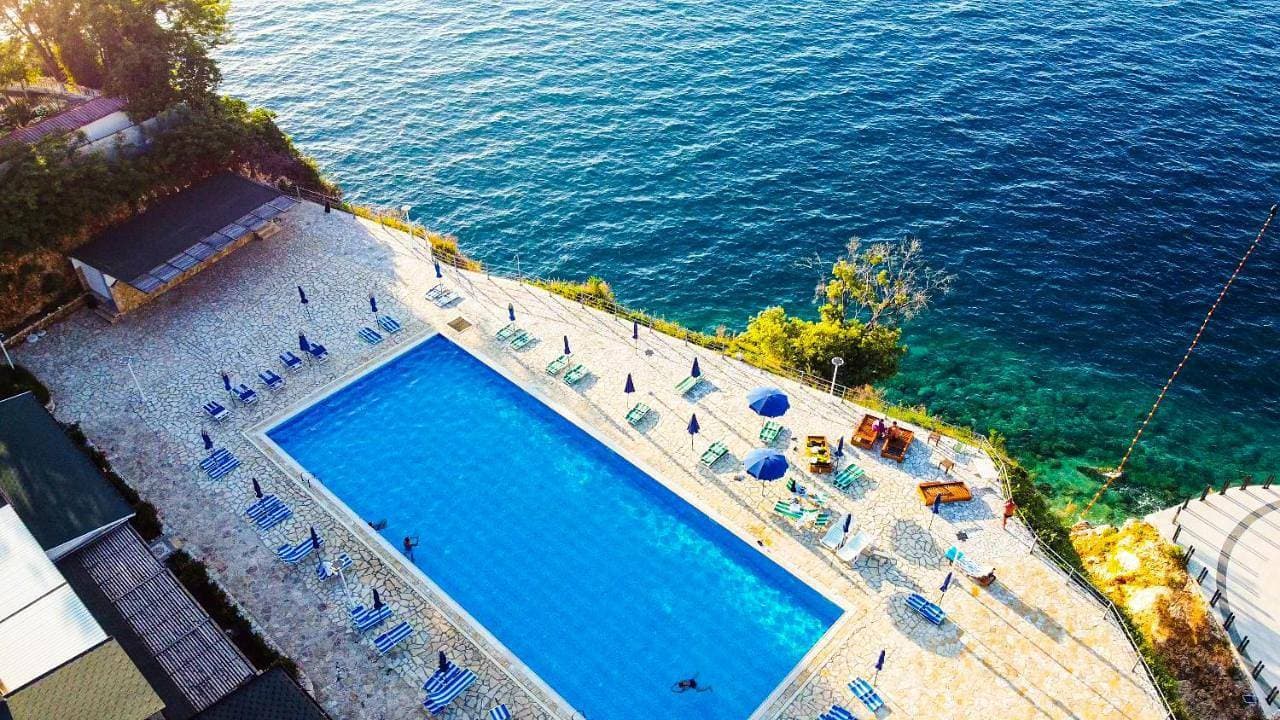 Villa Amos at Aquamarine Residence 1