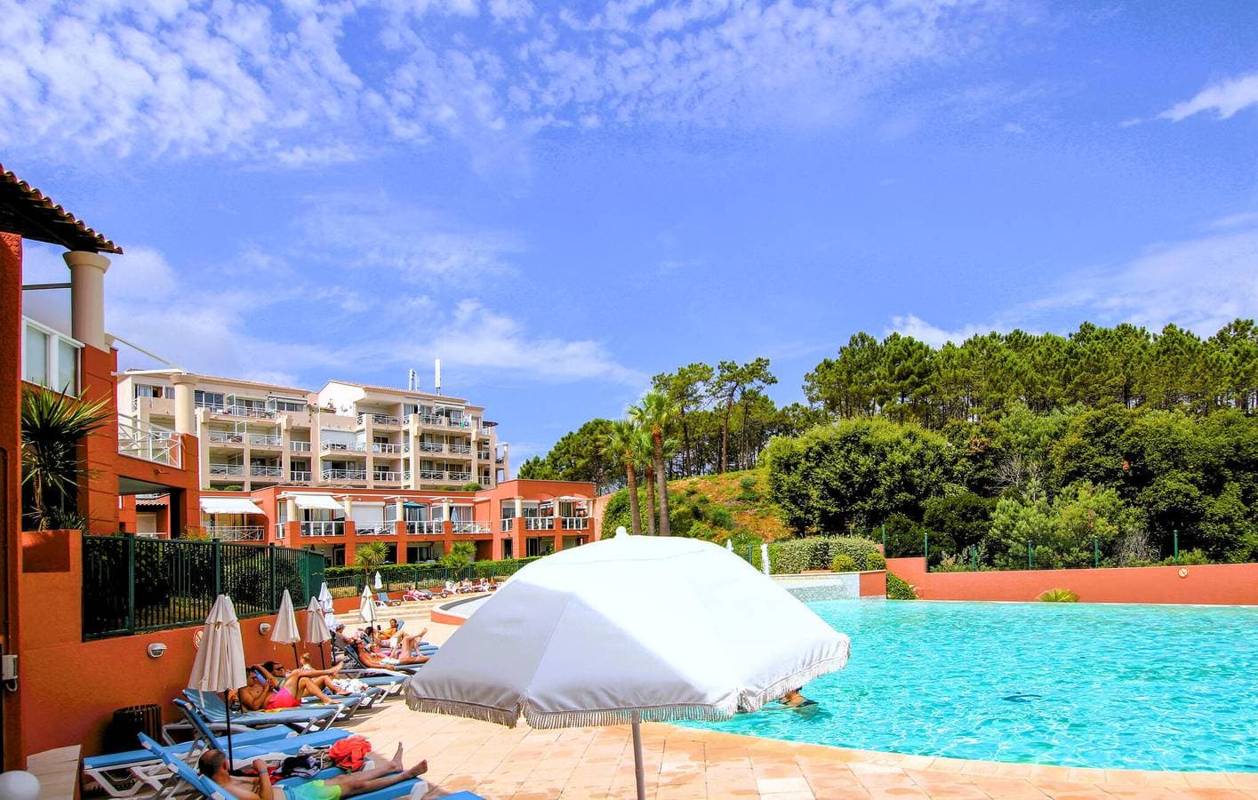 Foto 9 von 20: Ferienwohnung mit Meerblick, Pool und Terrasse, in der Nähe der Plage du Château