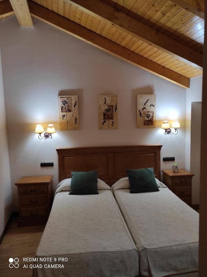 Foto 3 von 12: Double or Twin Room