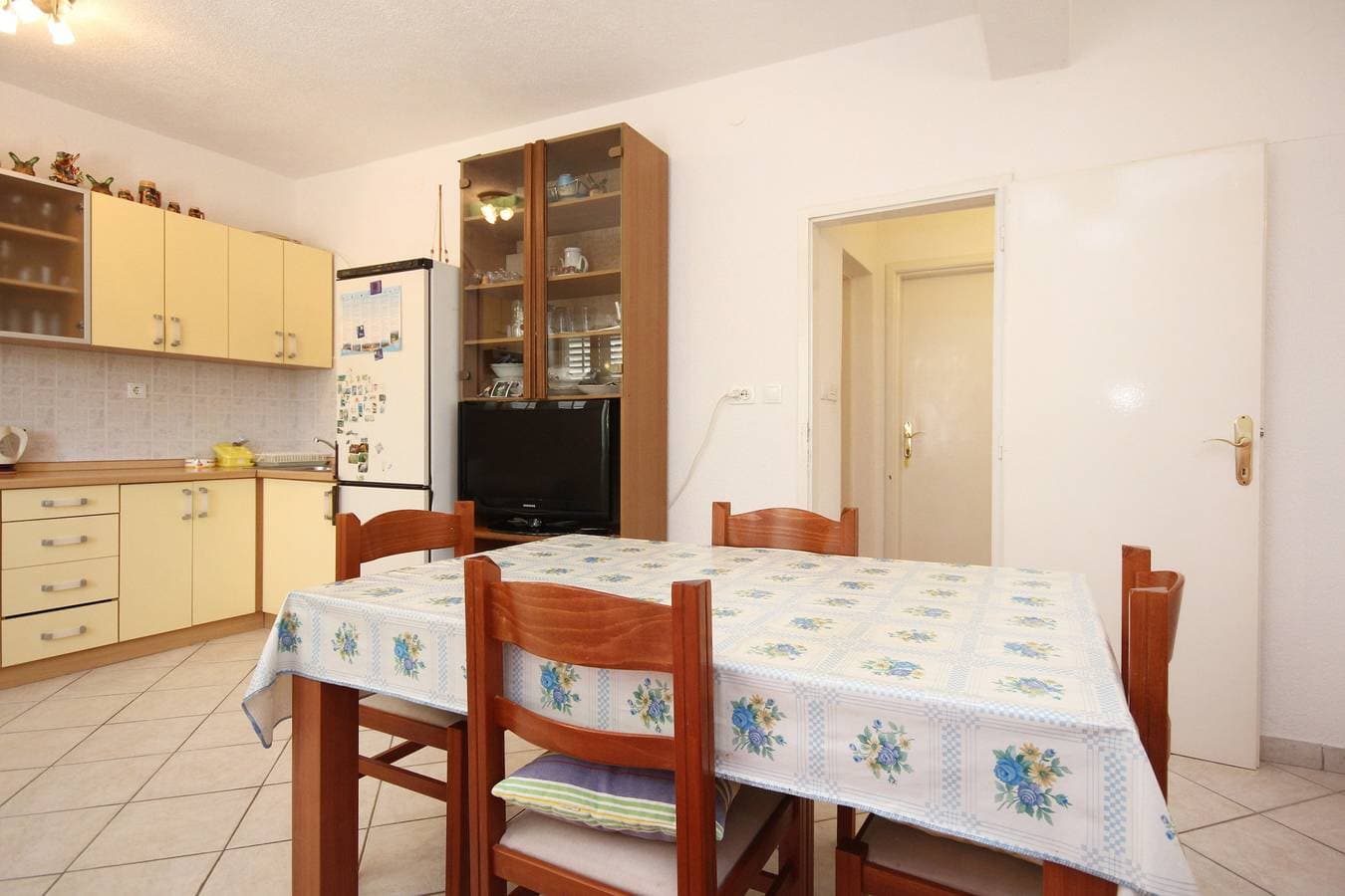 Foto 8 von 25: 2-Zimmer-Ferienwohnung am Strand Viganj, Peljesac A-633-c