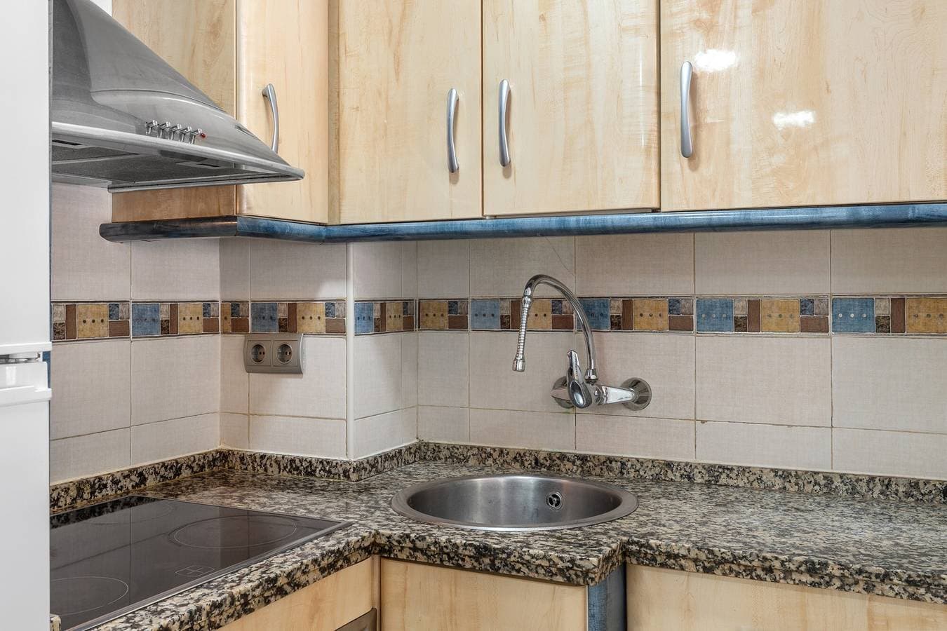 Foto 6 von 20: Apartment 'Beachfront' mit Gemeinschaftspool, WLAN und Klimaanlage