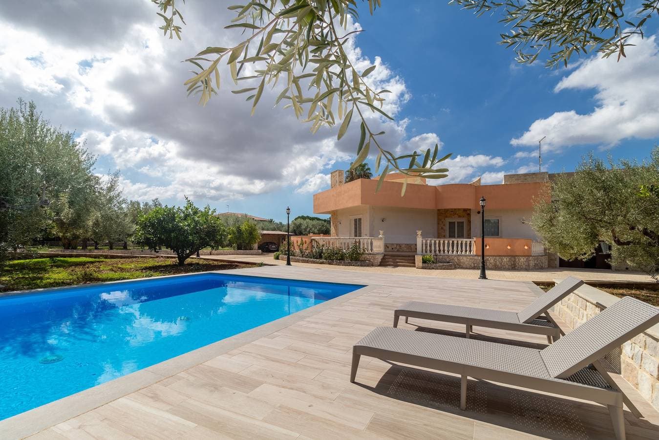 Foto 4 von 35: Villa Bartolomeo mit Pool, Garten und WLAN