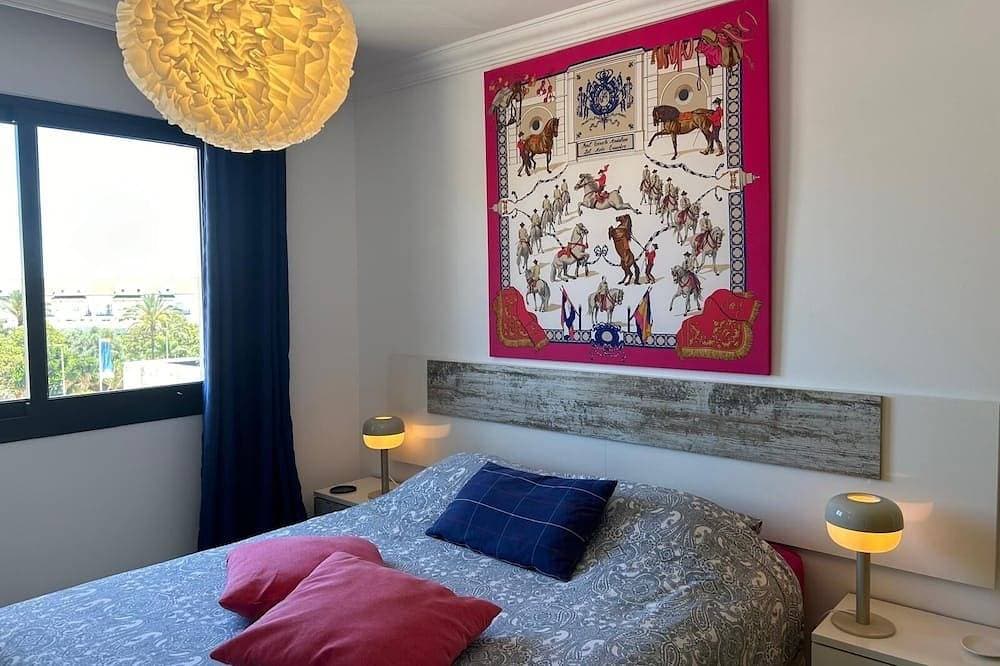Foto 4 von 25: Wohnung Meerblick, hell, gemütlich, mit Blick auf den Hafen, Schwimmbad, Parkplatz, Wi-Fi.