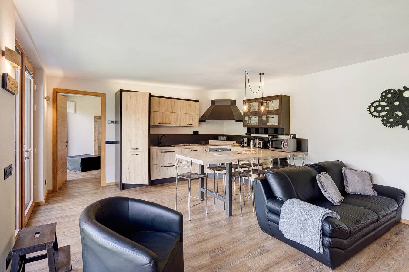 Foto 4 von 29: Ferienwohnung Chalet Monteneve Neve mit Bergblick, Gemeinschaftsgarten und WLAN