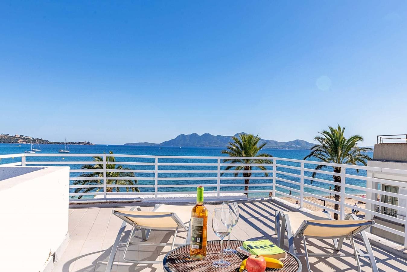 Beachfront Apartment Sivella II 1