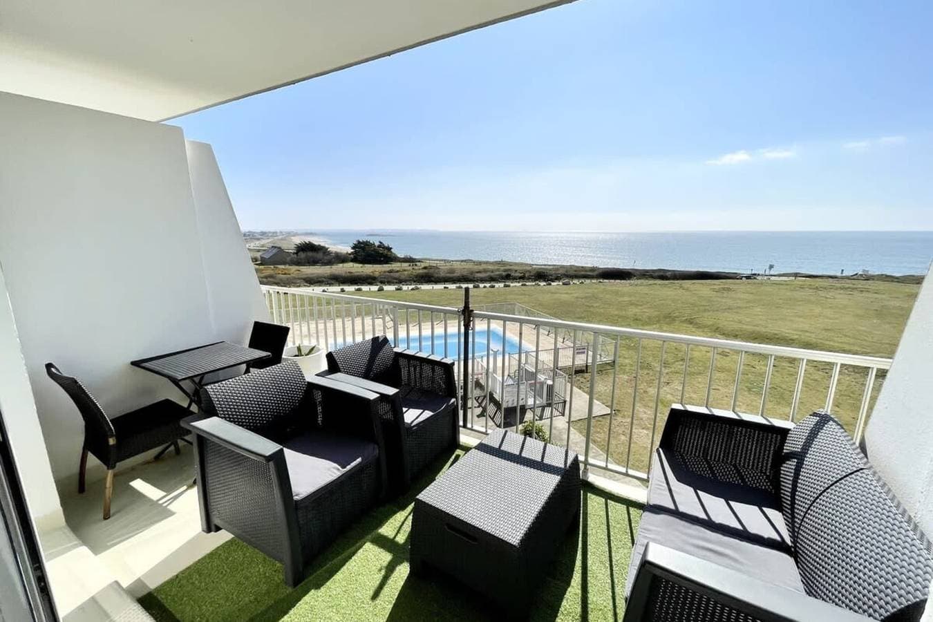 Foto 2 von 34: Ferienwohnung für 4 Personen mit Pool