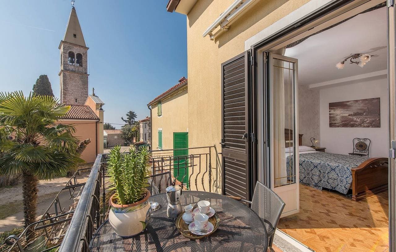 Foto 5 von 30: Apartment Orzan mit Balkon und Meerblick III