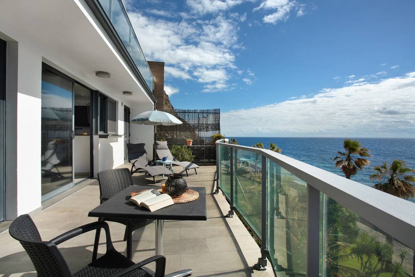 Foto 2 von 33: Ferienwohnung 'Original Wave House' mit Meerblick, Wi-Fi und Klimaanlage