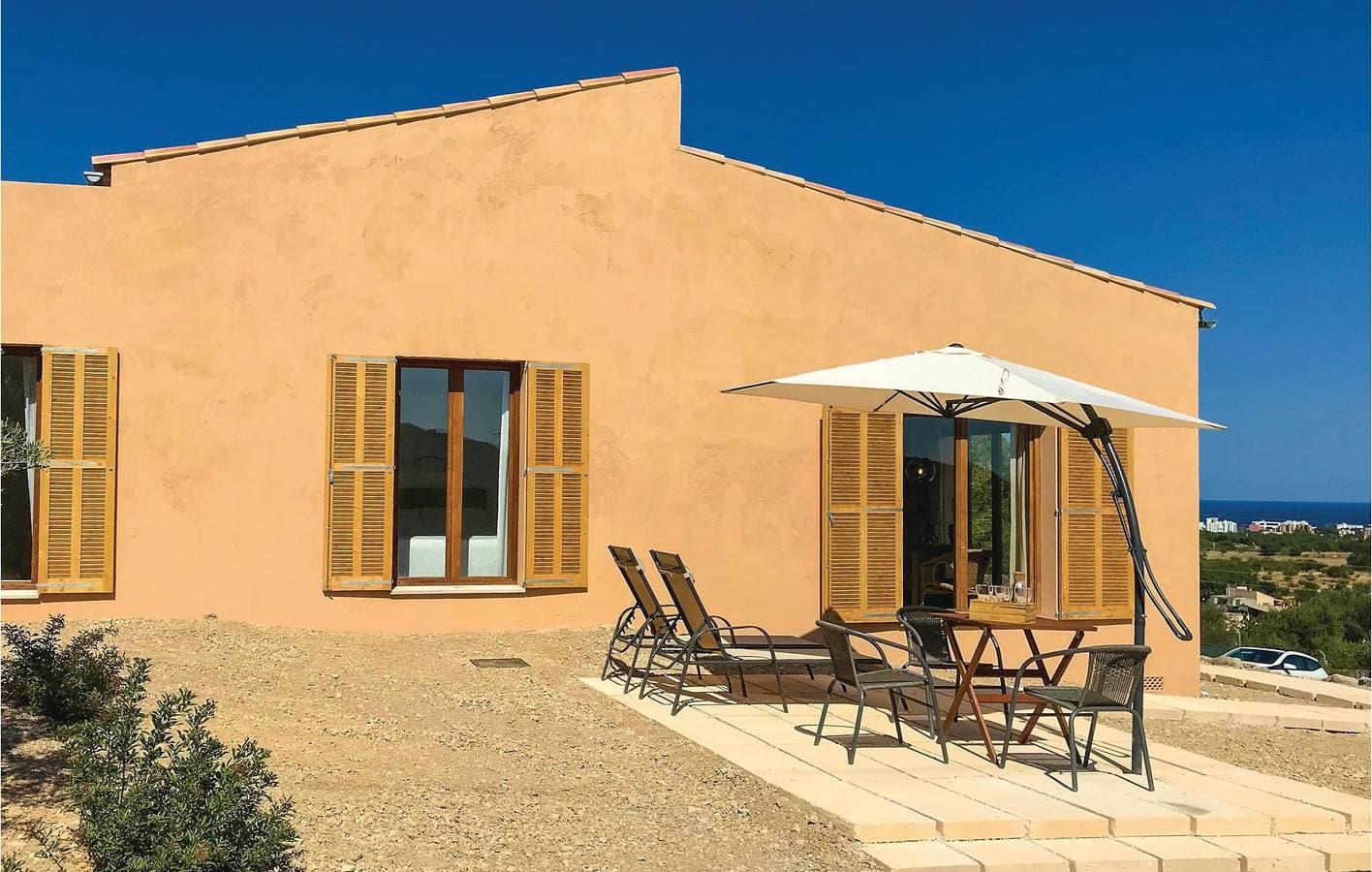 Luftige Terrassenwohnung: 2,5 km von Son Carrió 1