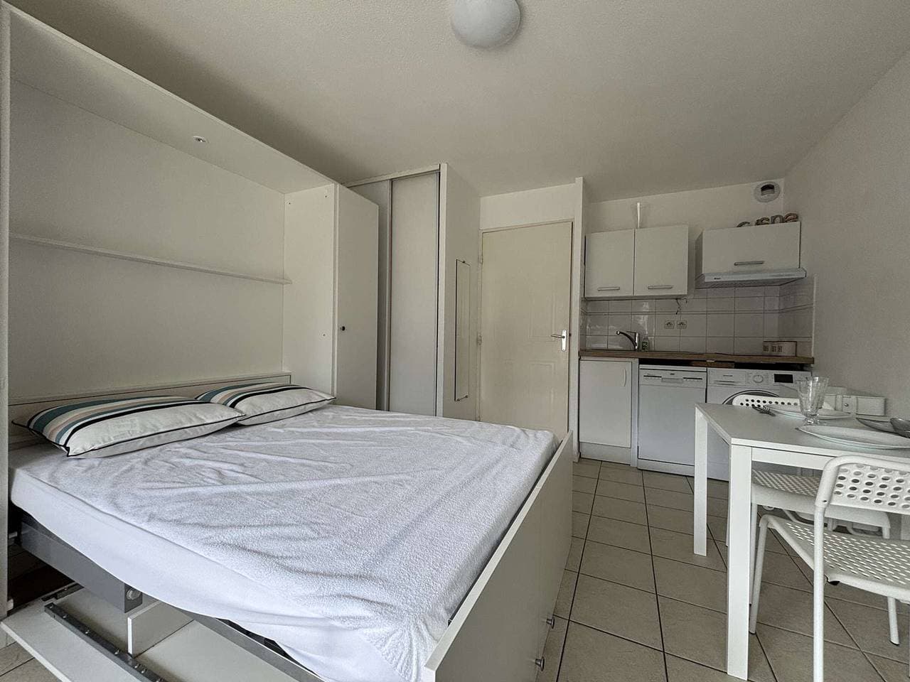 Foto 11 von 12: Charmante Wohnung am Meer mit Terrasse, Parkplatz und Pool, 4 Schlafplätze