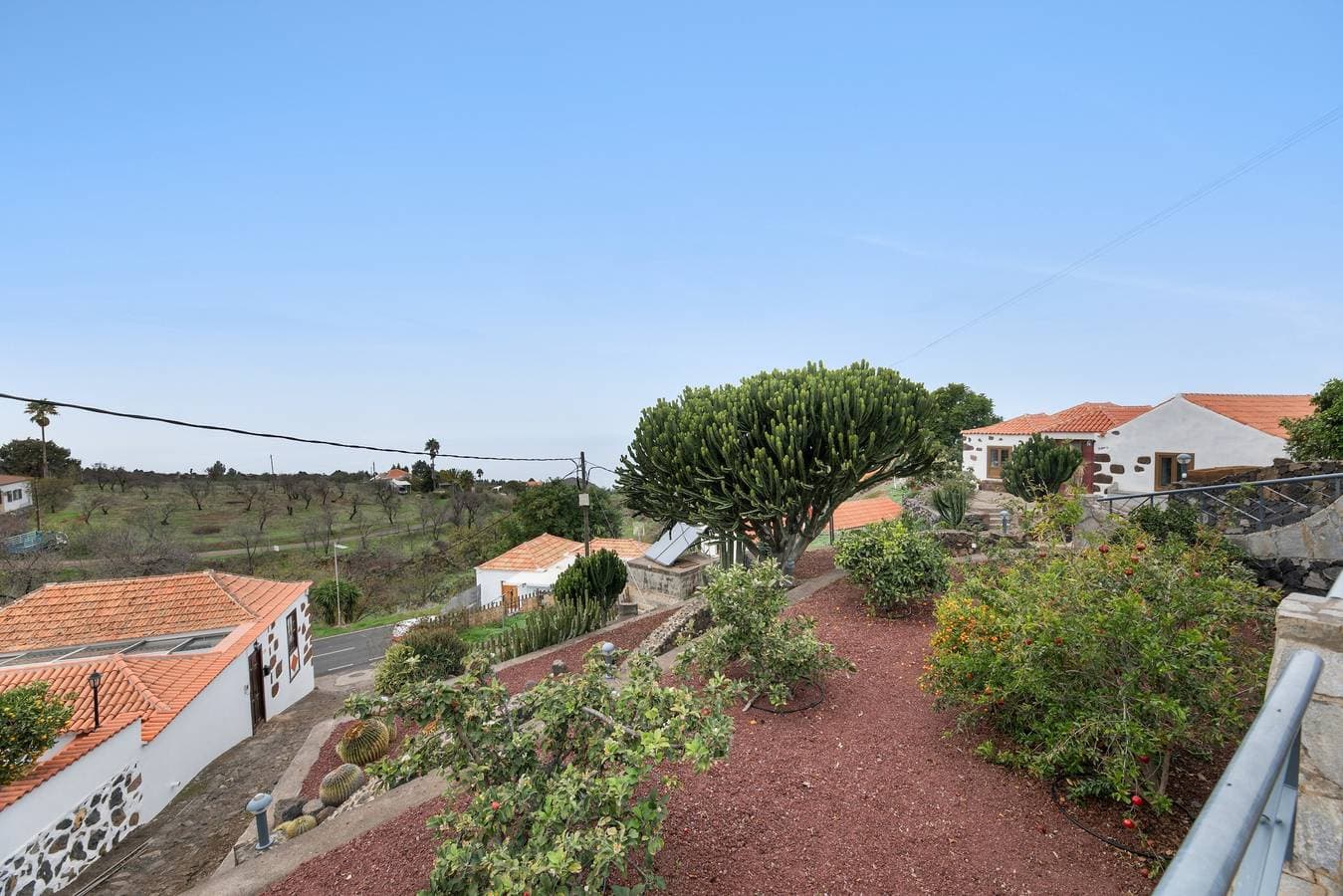 Foto 12 von 39: Ferienwohnung 'Aljibe 2' mit Bergblick, Gemeinschaftspool und Wi-Fi