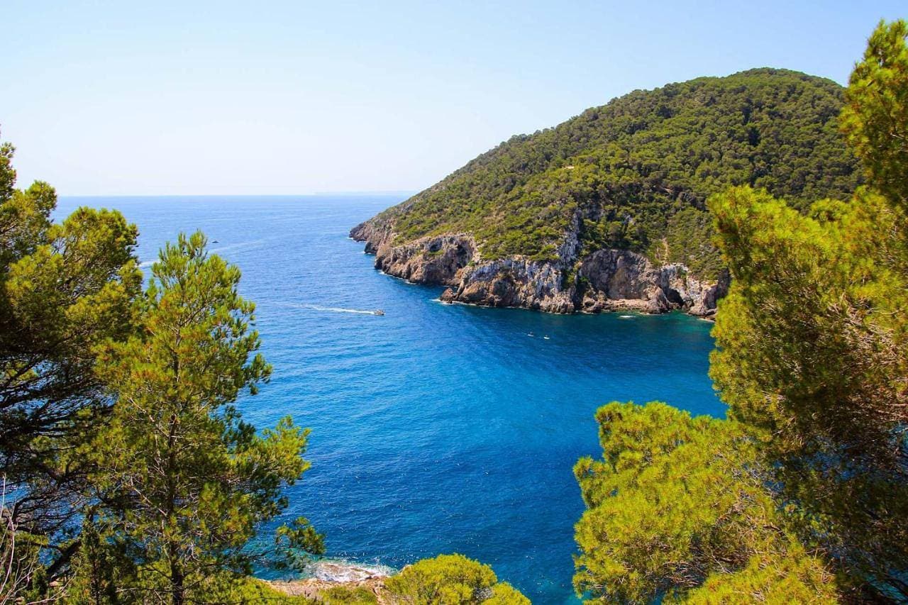7 Bedroom Villa with Pool - 5mins walk to Cala Llonga Beach - Can Ramon 1