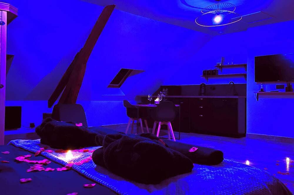 Foto 3 von 10: Love Room Le Chalet / Jacuzzi / Sauna