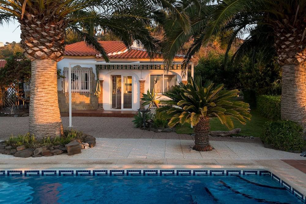 Foto 9 von 30: Intime Villa  Meer-/Bergblick 40 m² Pool Palmen free WiFi AC Heizung Sauna Kamin