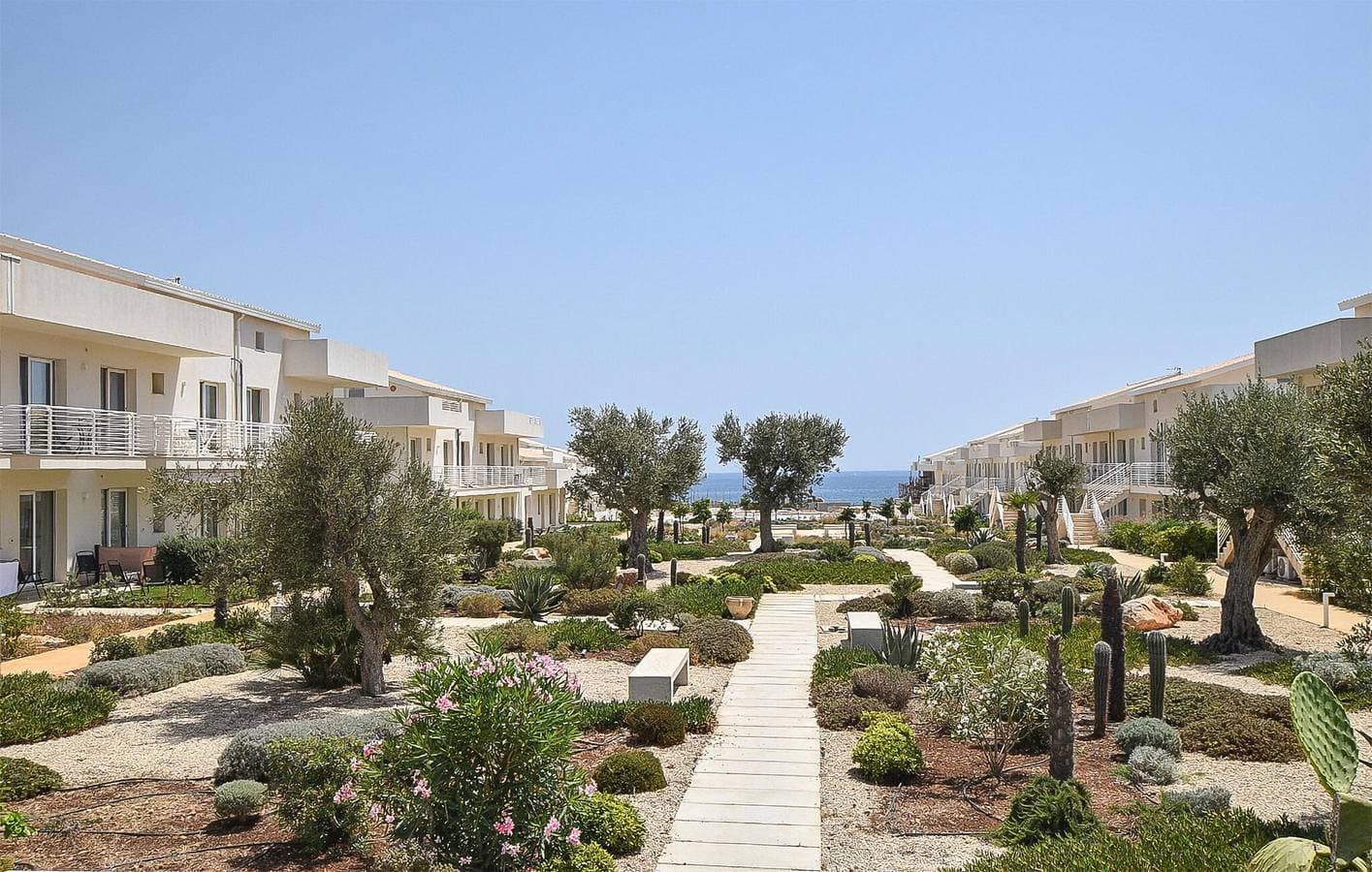 Apartment mit Meerblick, Pool und Terrasse, 2 km zum Strand 1