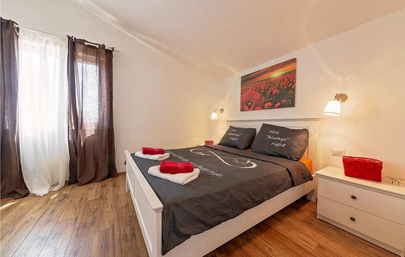 Foto 6 von 34: Charmante 100 m² große Wohnung mit WLAN, Terrasse und Parkplatz in der Nähe eines Restaurants