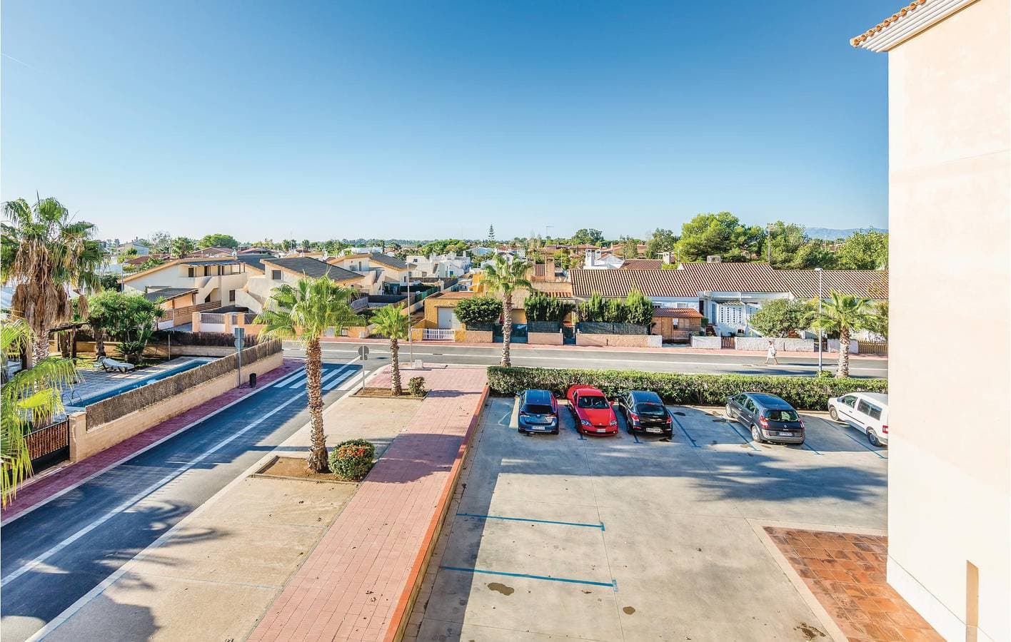 Foto 12 von 41: Paradies am Pool: Parkplatz, AC, Terrasse & WiFi!
