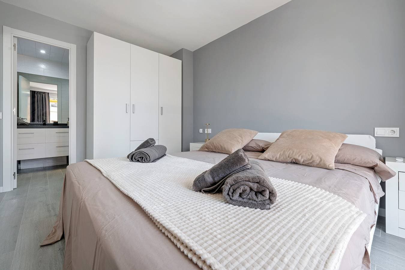 Foto 10 von 20: Apartment 'Calafenga' mit Meerblick, WLAN und Klimaanlage