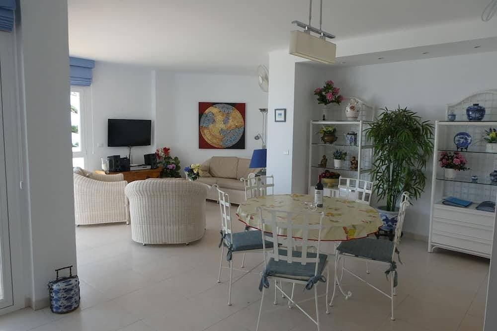 Foto 6 von 23: Schönes Apt. mit 2 Schlafz. , große Terrasse, Traumblick, gem. Pool, strandnah