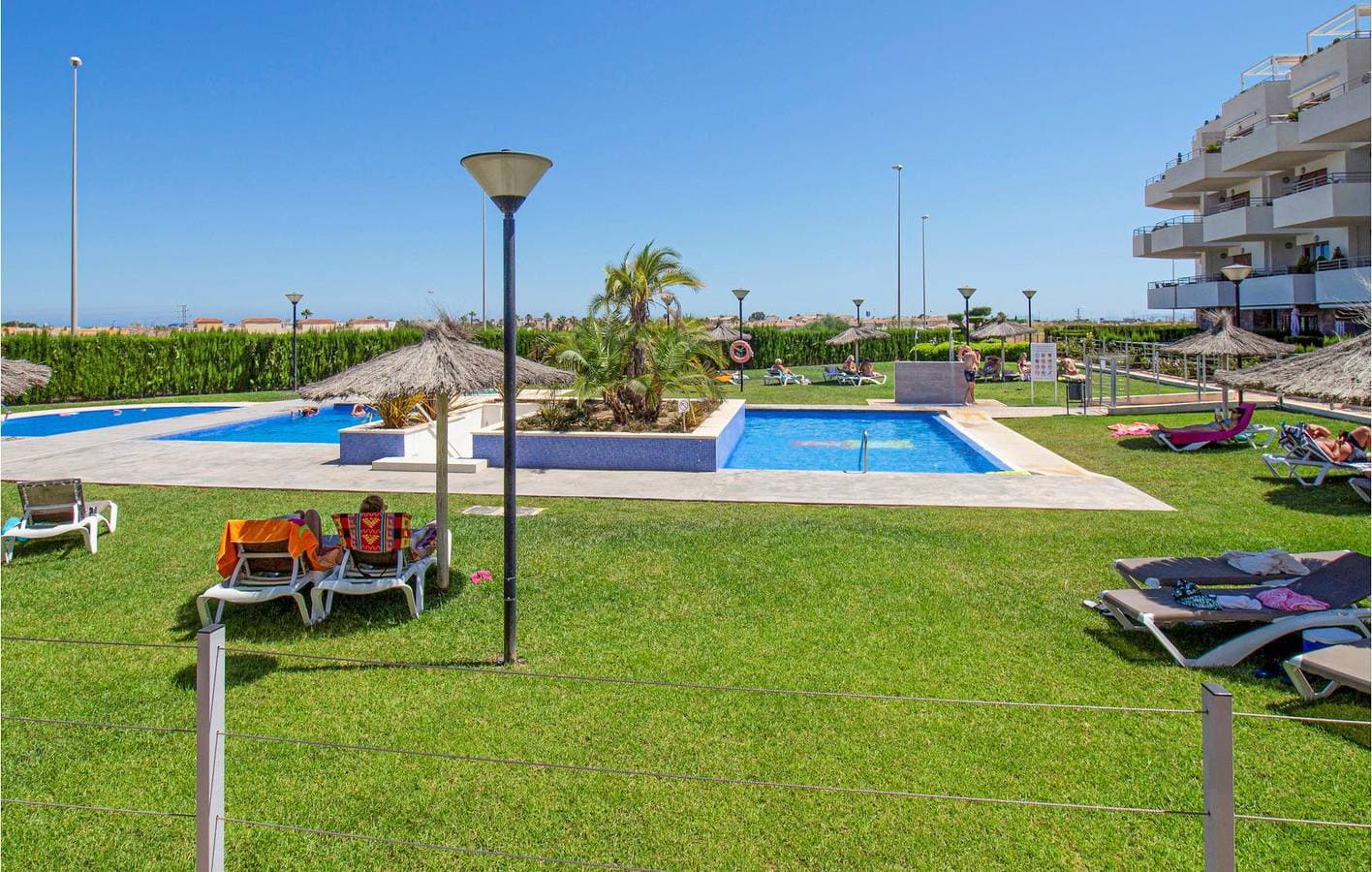 Foto 9 von 25: Apartment mit Meerblick, Pool und Parkplatz.