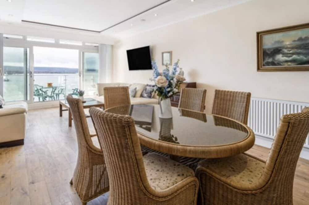 Foto 7 von 12: Sandbanks waterfront flat with panoramic views over Poole Harbour