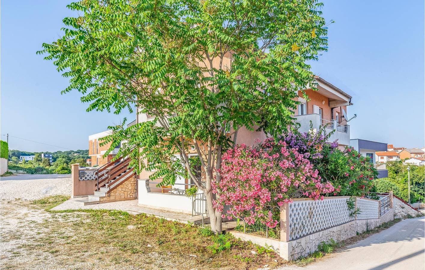 Foto 4 von 41: Apartment am Meer mit Terrasse, WLAN und Parkplatz in der Nähe des Strandes Bijeca