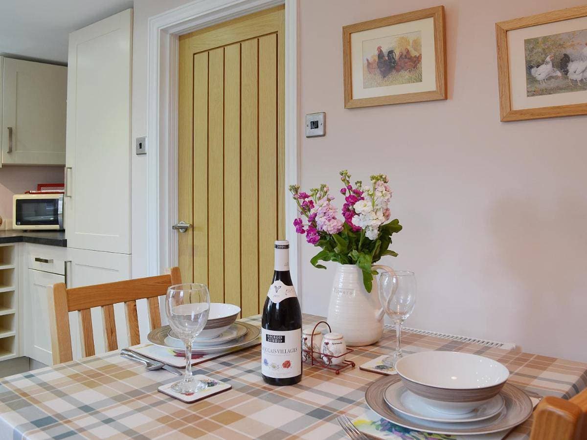 Foto 4 von 5: One-Bedroom Holiday Home