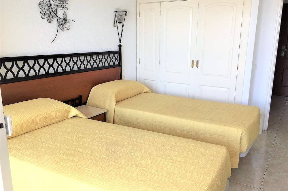 Foto 2 von 21: 1 Schlafzimmer Hotelwohnung in Costa Adeje, wenige Gehminuten zum Strand, Geschäften & Restaurants