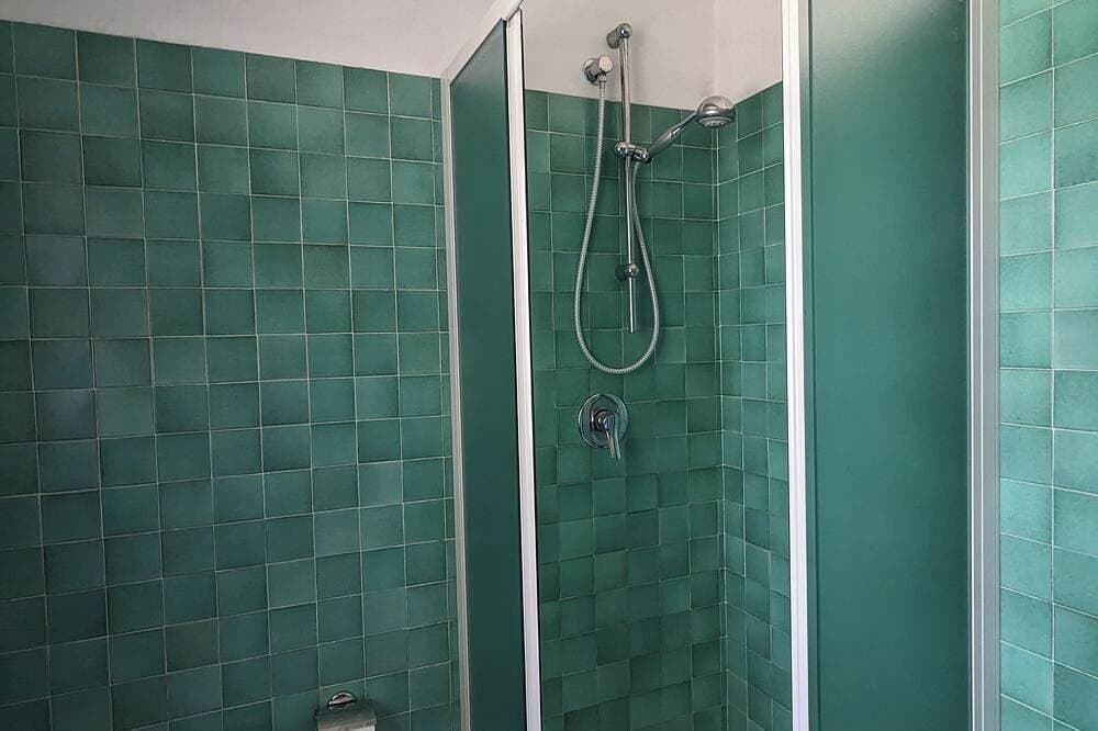 Foto 5 von 13: Casa Singola Immersa nel Verde con Vista Mare