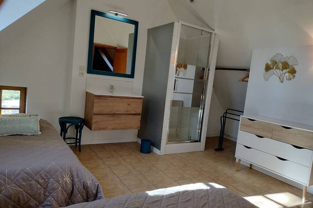 Foto 7 von 30: Cottage-Komfort-Ensuite mit Dusche-Gartenblick-Gîte Le Douaire