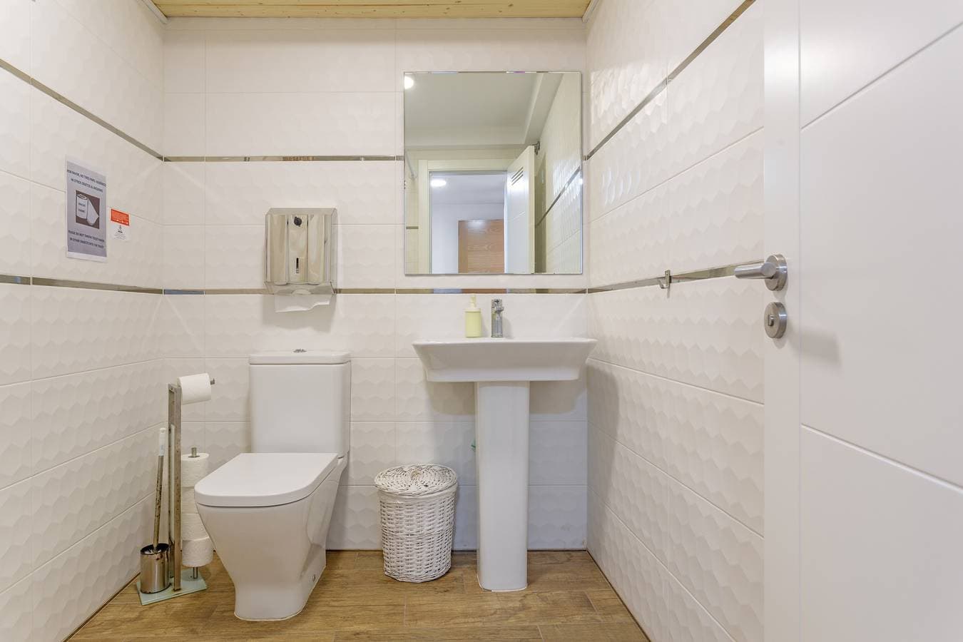 Foto 13 von 25: Ferienwohnung 'Las Palmeras B' mit Meerblick, Gemeinschaftsterrasse und Gemeinschaftsgarten