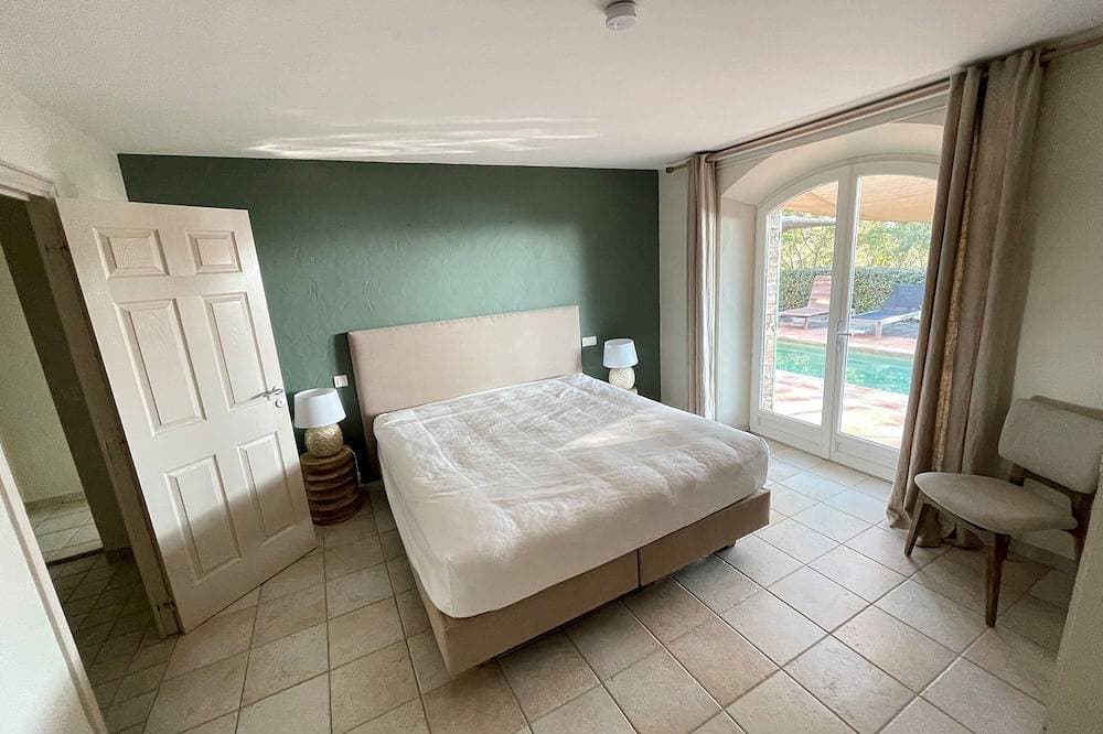 Foto 2 von 18: Villa With Sea View And Pool 100M From The Beach