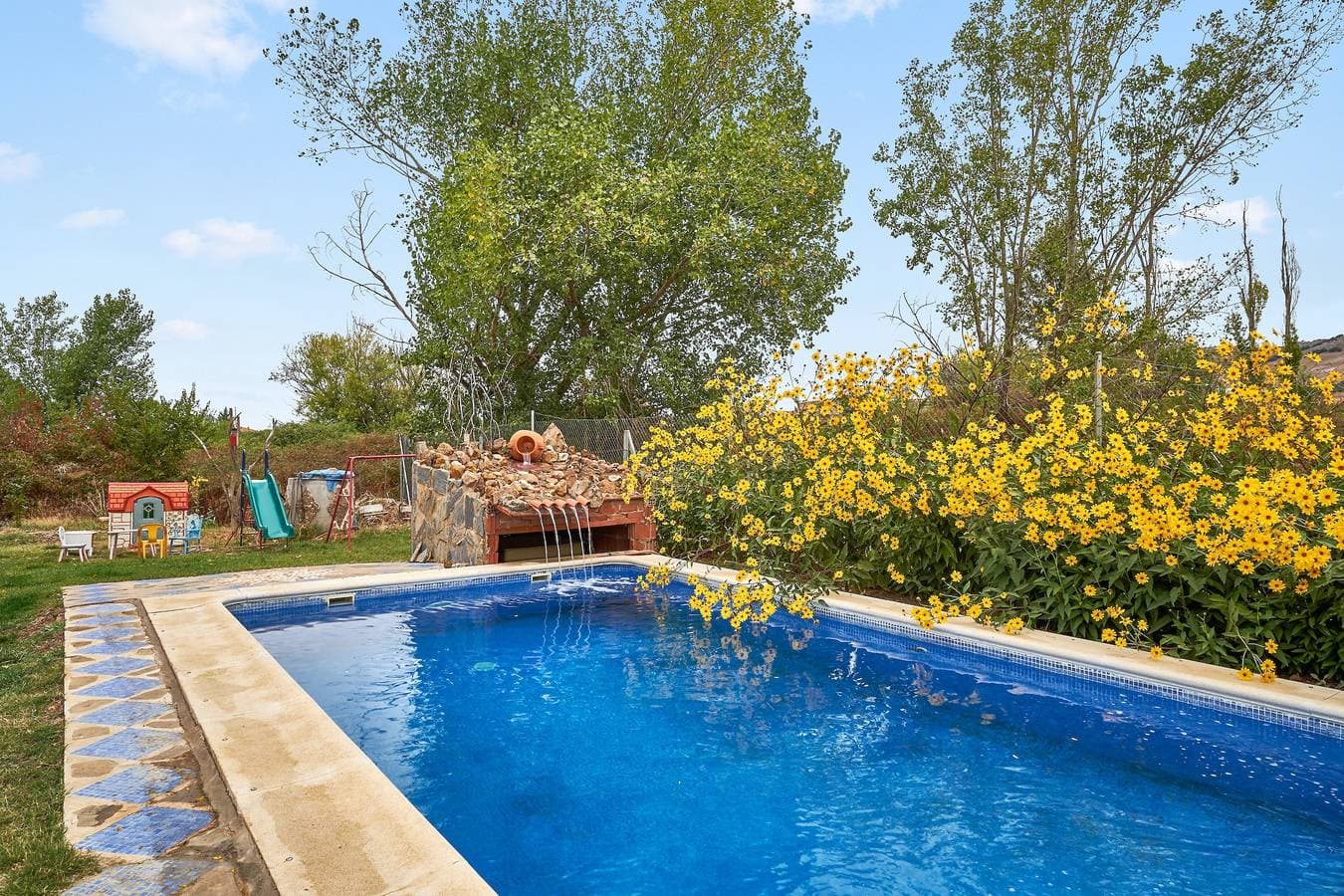 Foto 13 von 20: Geräumige Villa mit Pool in Porzuna - 90 m² und Bergblick