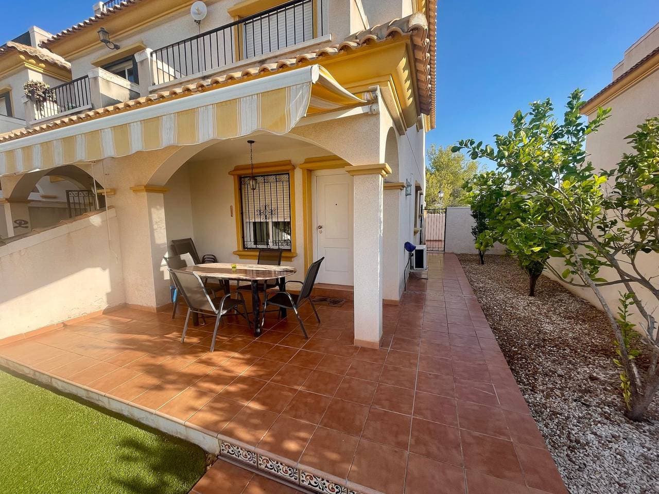 Foto 5 von 18: Ferienhaus 'Relax Inn' mit Meerblick, Gemeinschaftspool und WLAN