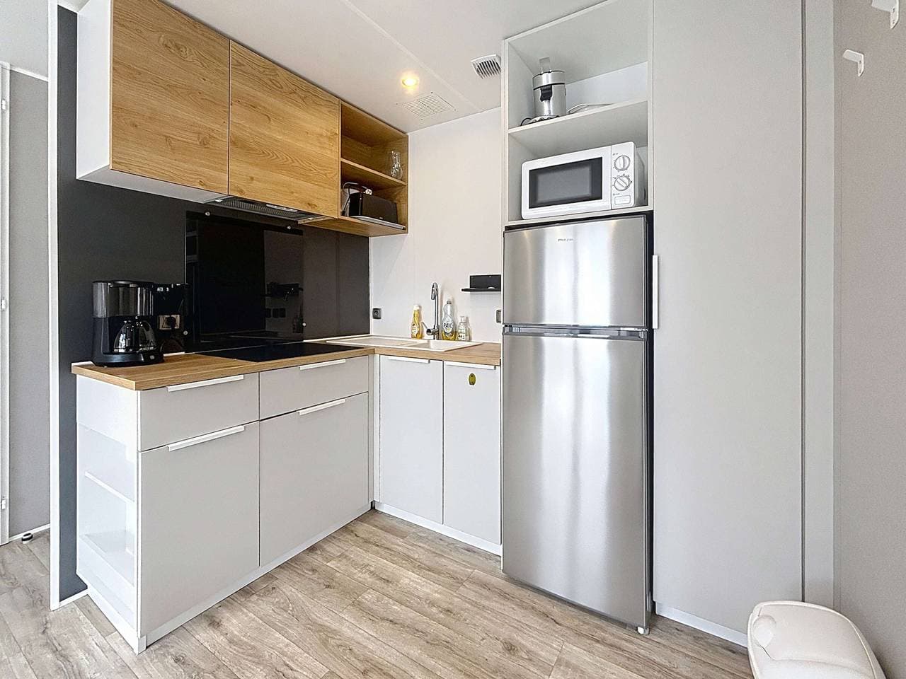 Foto 4 von 16: Mobil-Home Komfort mit Pool, 200m zum Strand, 4 Pers., 2 Sz, Terrasse