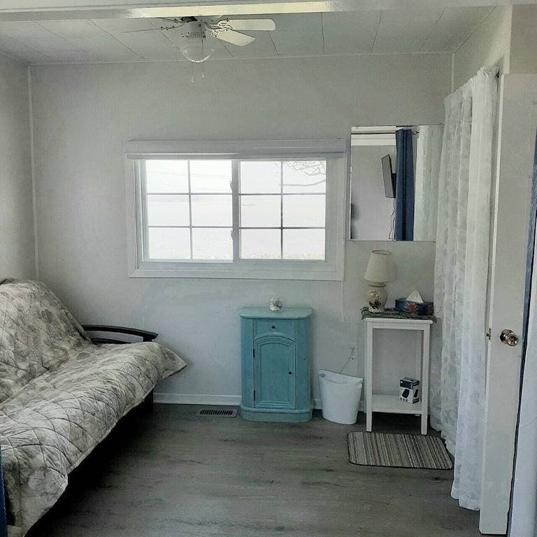 Foto 6 von 30: Oceanfront/peaceful -  Housekeeping Cottage with water access.