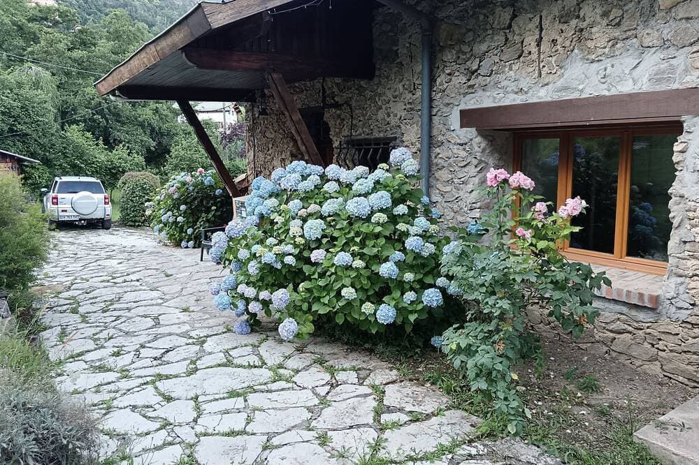 Foto 10 von 14: Gites de la Brasca Maison 60m2, Avec vue Imprenable du Massif du Mercantour